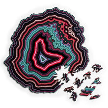 Lade das Bild in den Galerie-Viewer, Wooden Puzzle Geode