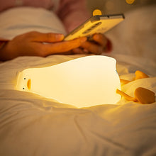 Lade das Bild in den Galerie-Viewer, QuackyColin™️ - Die originelle Squishy-Lampe
